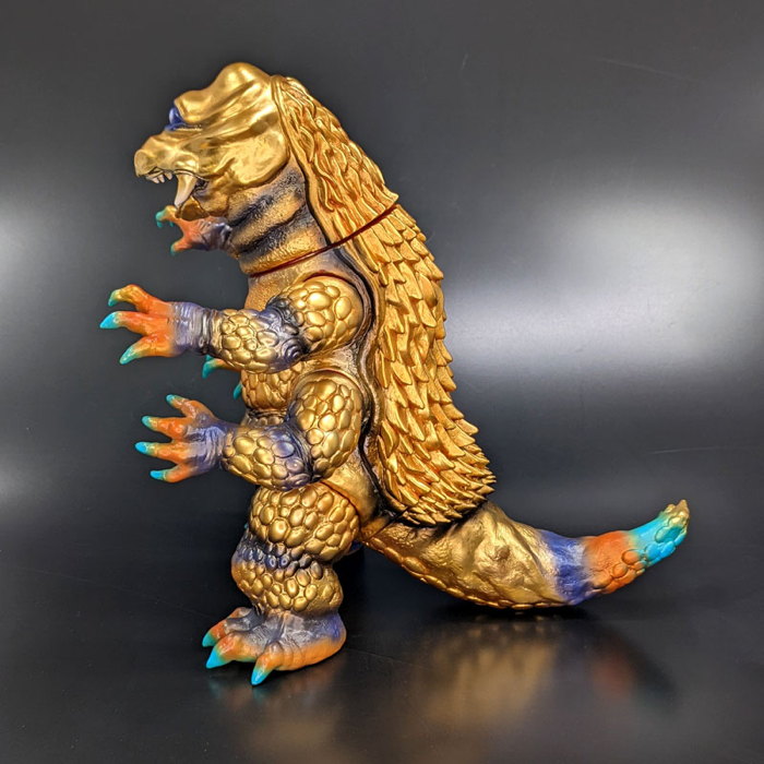 ショップ・arktzでシカルナ・工房製「ザゴラ山中の怪獣6本足（古代