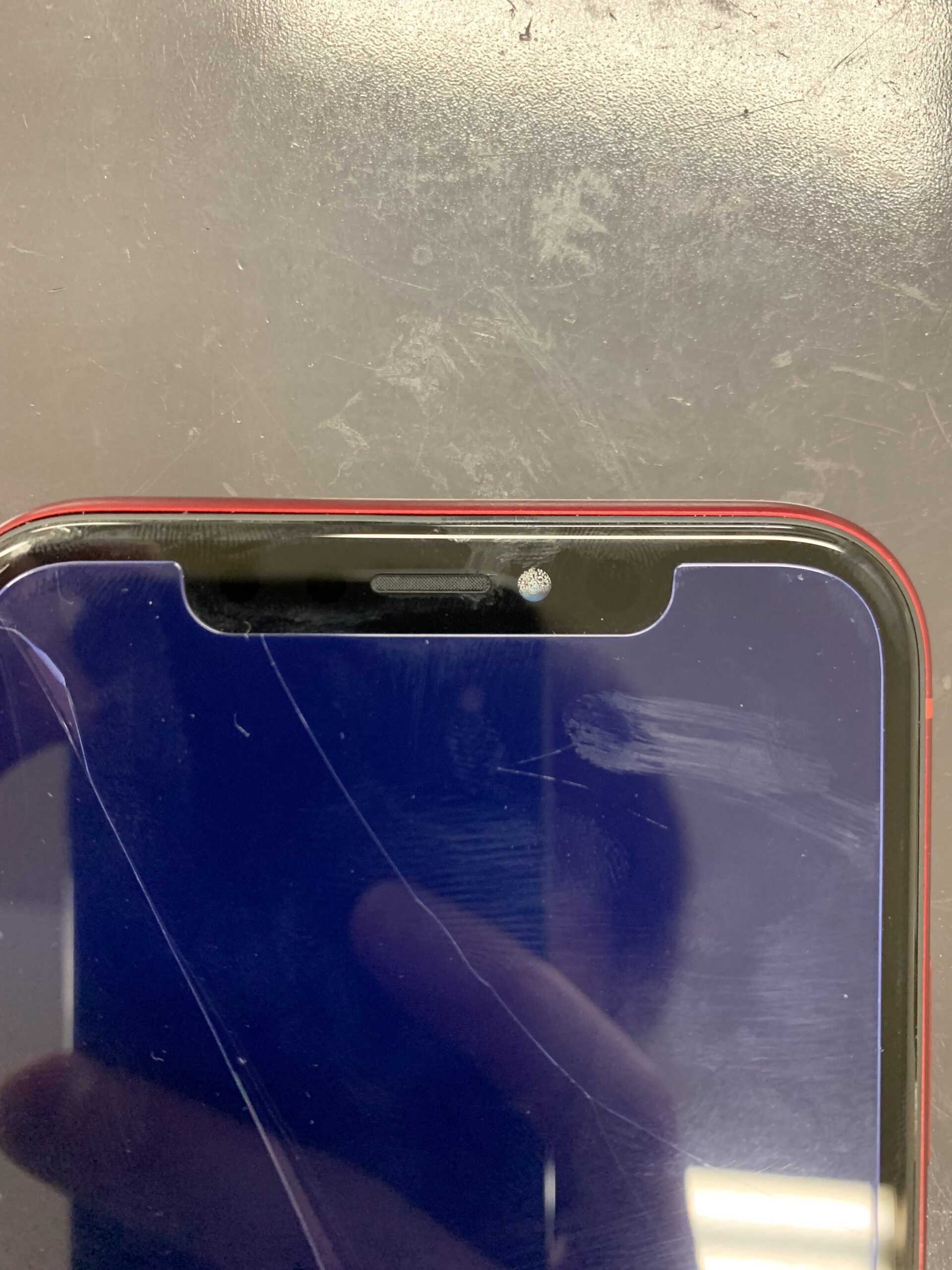 アイフォン】水滴が付いて顔認証が使えないiPhoneXRの水没復旧作業