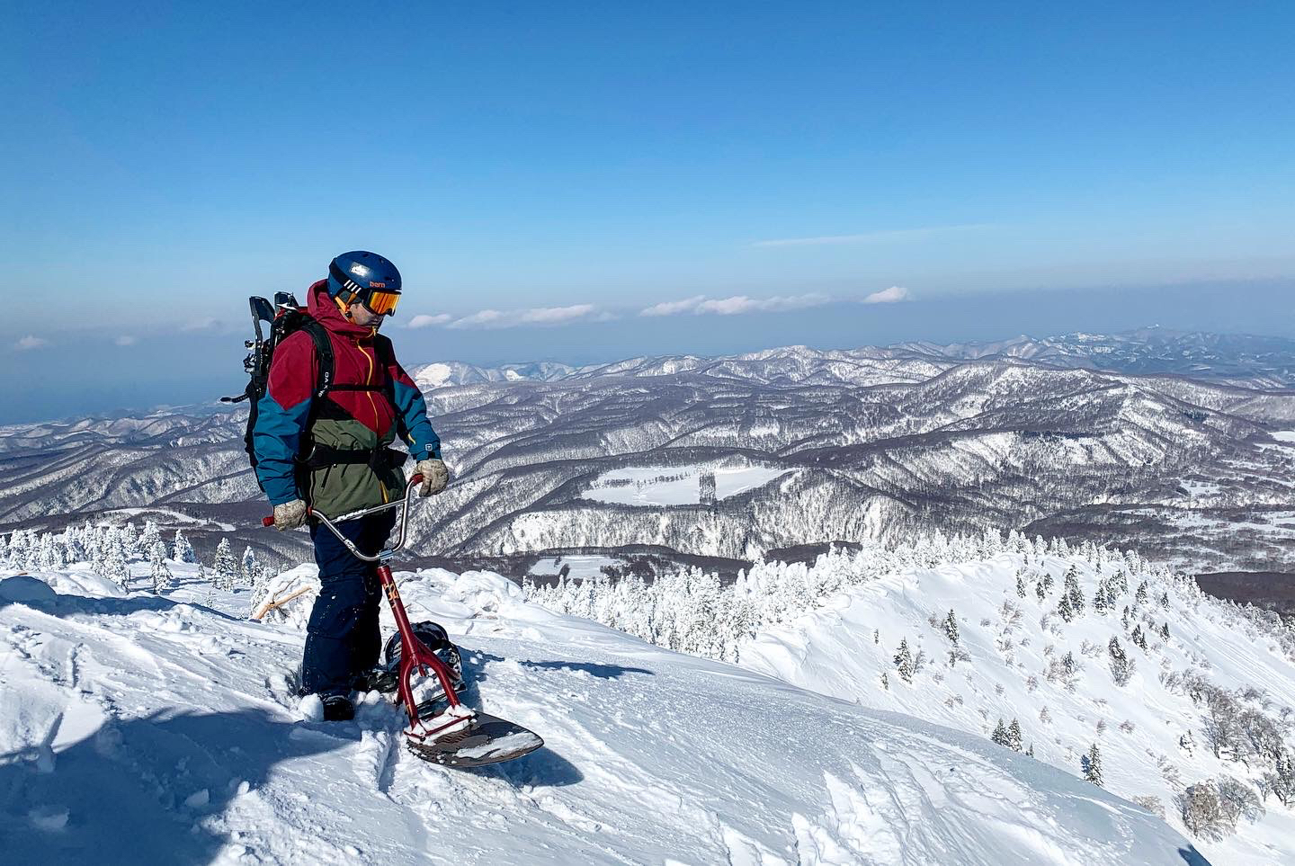 面ツルパウダーにドロップイン！スノースクートで晴天八甲田山バック