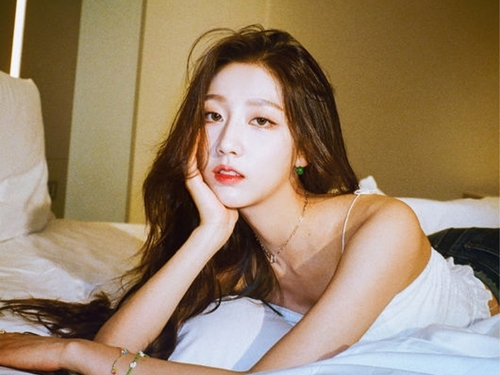 魔の7年ジンクス”で解散したLOVELYZ出身のイェイン、YouTubeチャンネル