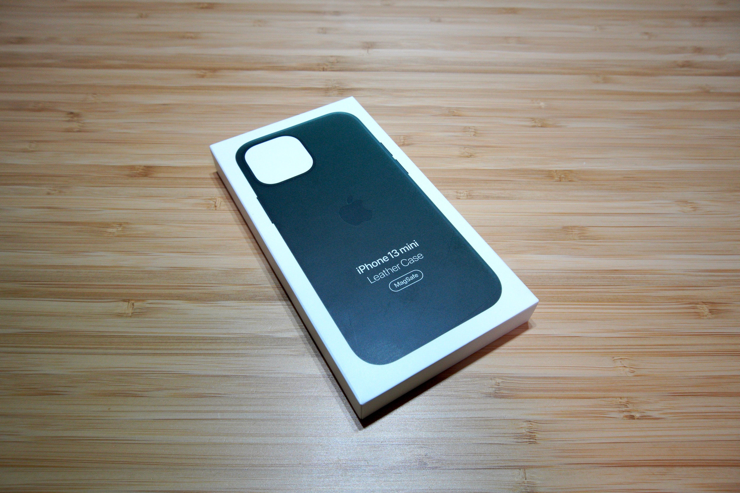 セコイアグリーン・レザーケースを開封！[iPhone 13 mini] | デカの日常