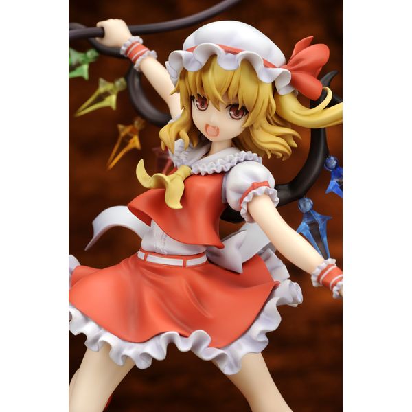 フィギュア: 東方Project “悪魔の妹” フランドール・スカーレット