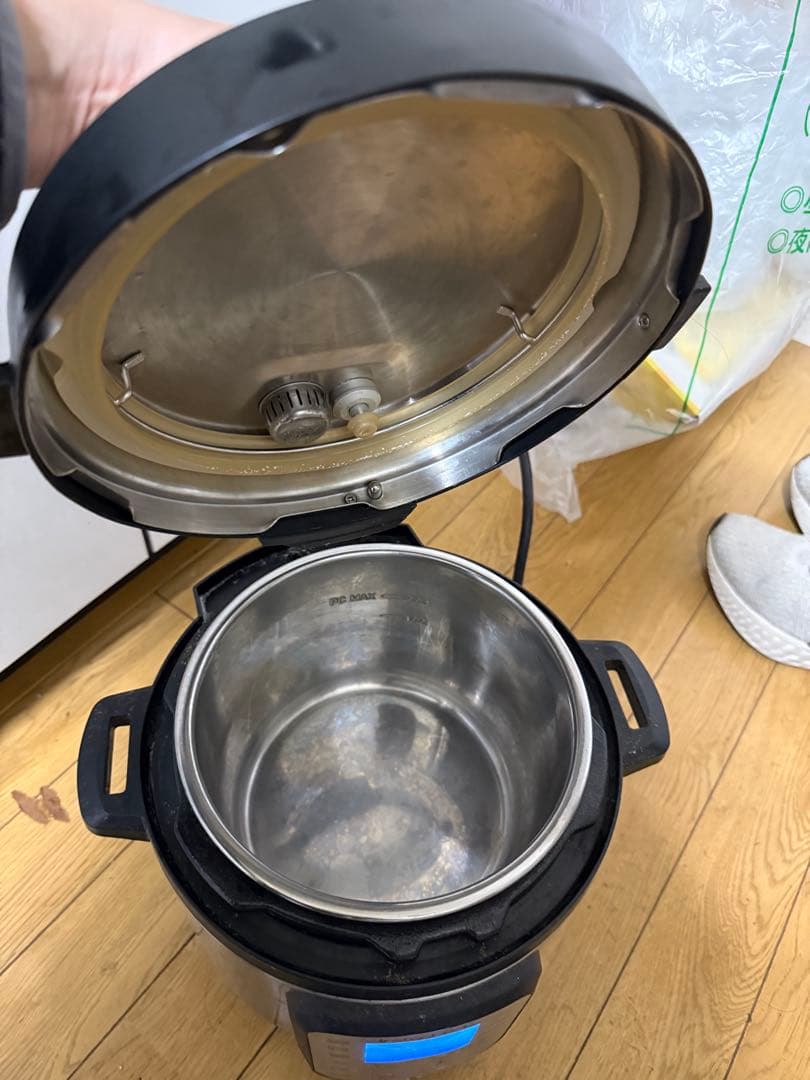 電気圧力鍋 ステンレス内鍋 ブラック　instant pot マルチクッカーInstant Pot（インスタントポット）があなたのキッチン