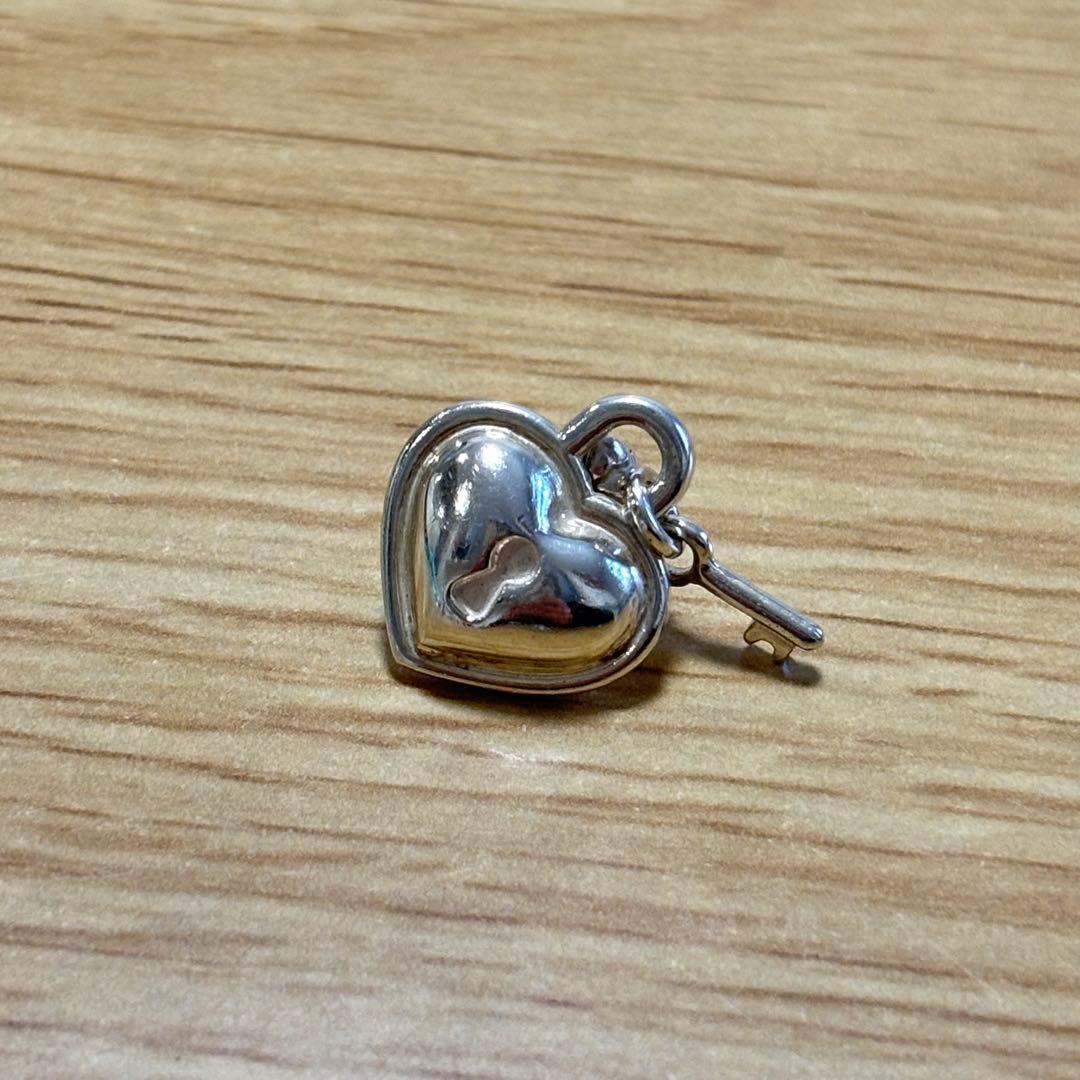 Tiffany&co ティファニー ハート＆キーピアス 片耳 - メルカリ