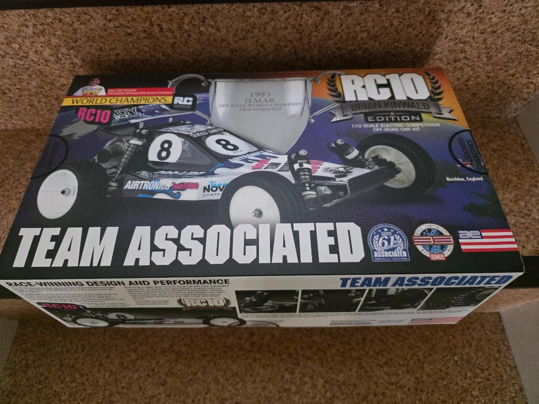 アソシ RC10 BRIAN KINWALD EDITION 新品 RC10 Kinwald Edition Kit - Associated Electrics