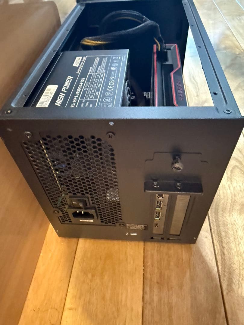 eGPU Breakaway Box 750 外付けGPU