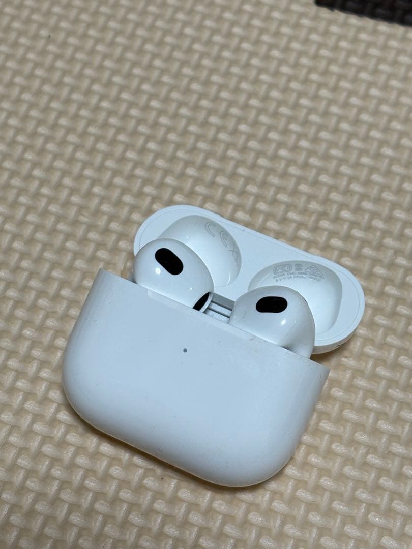 Apple AirPods ワイヤレスイヤホン 第三世代 Apple AirPods 第3世代 MME73J/A 価格比較 - 価格.com