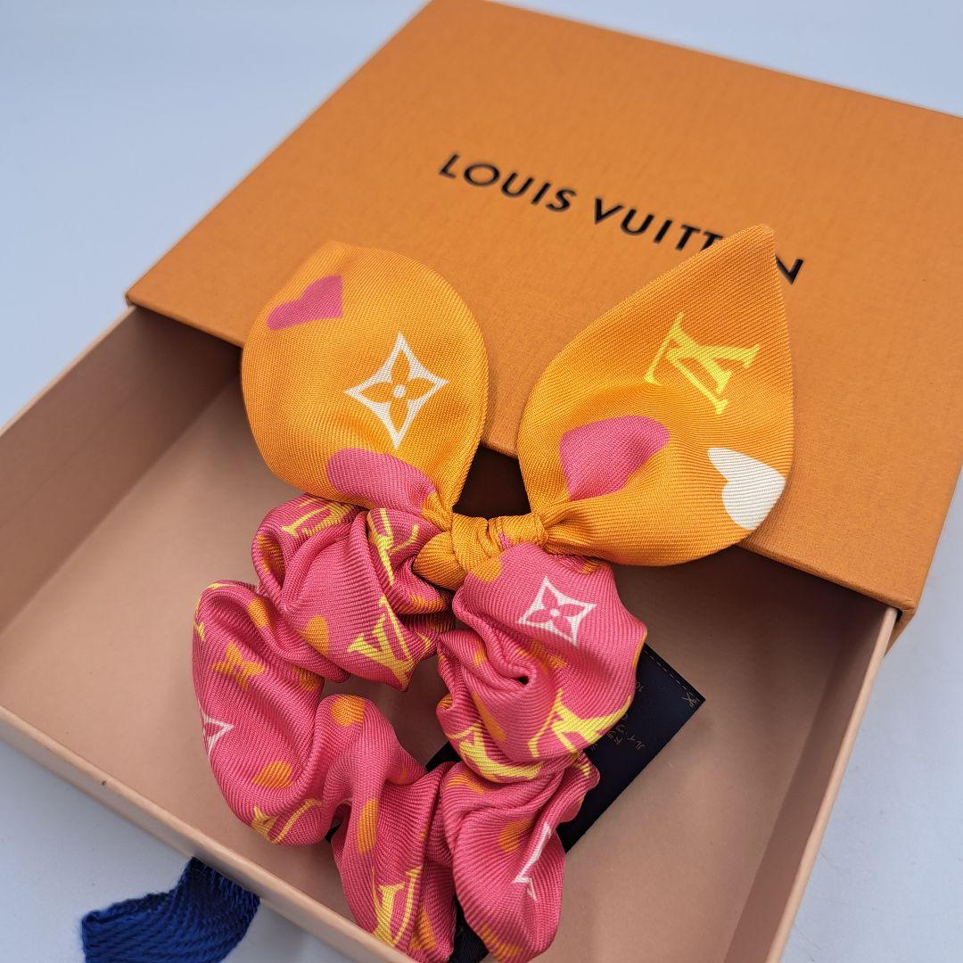 Louis Vuitton ルイヴィトンハート柄リボンシュシュM79104 Louis Vuitton ハート柄 シュシュ LOUIS VUITTON ハート柄シュシュ
