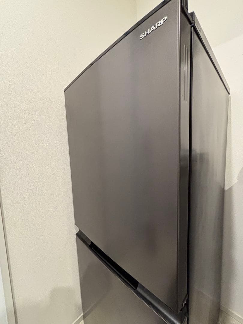 SHARP 冷蔵庫　一人暮らし　両開き　黒