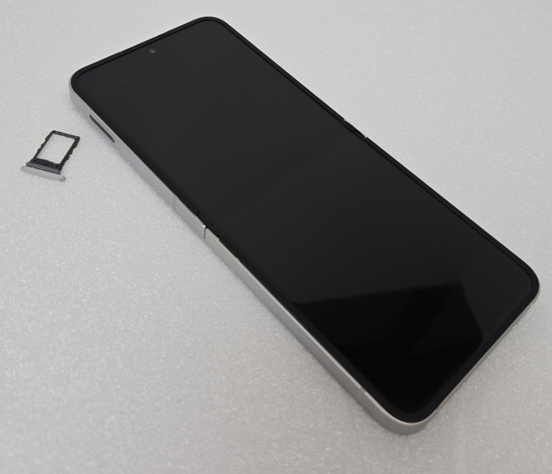 た*き様 Galaxy Z Flip6(Samsung.com限定)ホワイト25