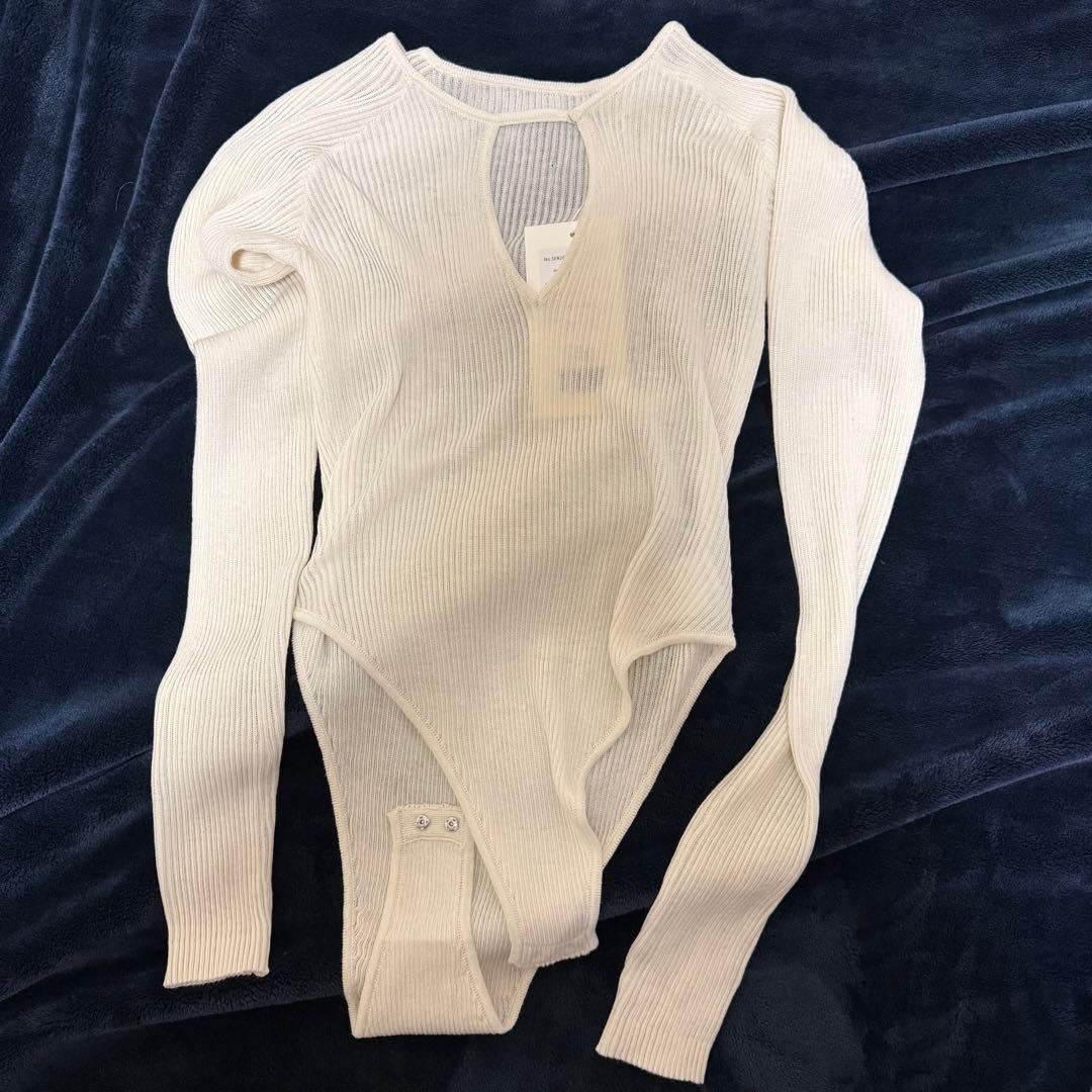 SENEE decollete cut-out bodysuit アイボリー - メルカリ