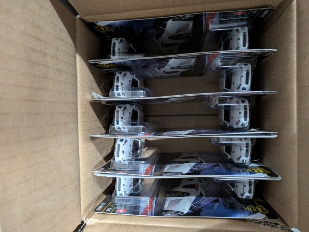 ホットウィール タイムレスアイコンズ レクサス LFA トヨタ 10台 Amazon.com: Hot Wheels Premium Car Culture Collectible Toy Car, 1