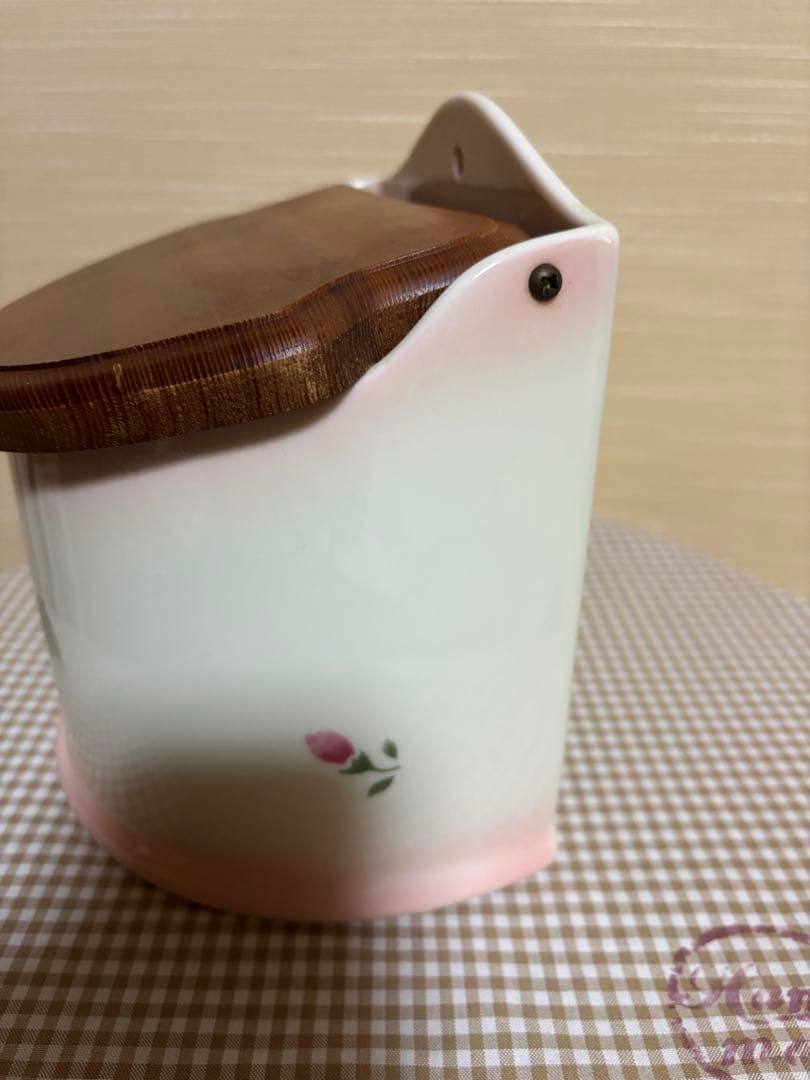 ニャンコ先生様専用 マニーローズ木製蓋陶器小物入れ