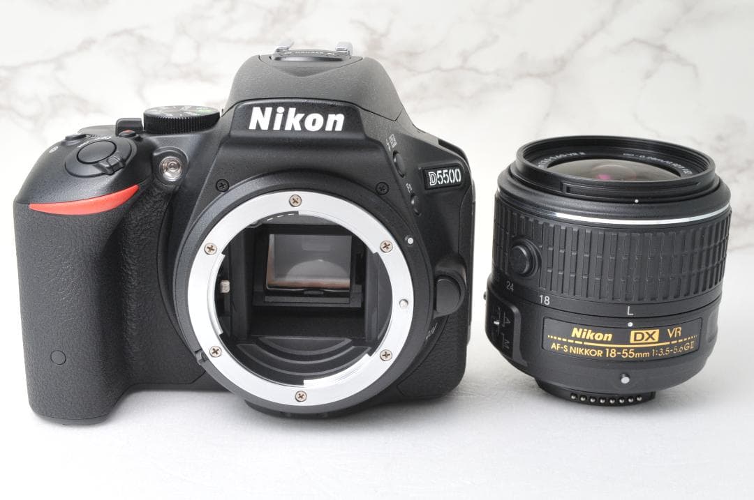 美品❣️Nikon D5500⭐️Wi-Fi スマホ転送 一眼レフカメラ ニコン