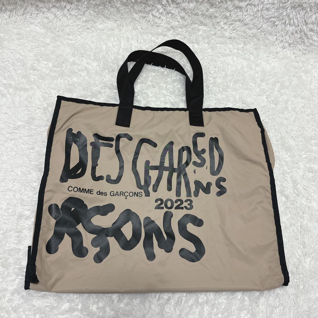美品✨コムデギャルソン 手書き風ロゴバック 限定 コムデギャルソン 手書き風ロゴバック-2023ホリデー・クリスマス限定