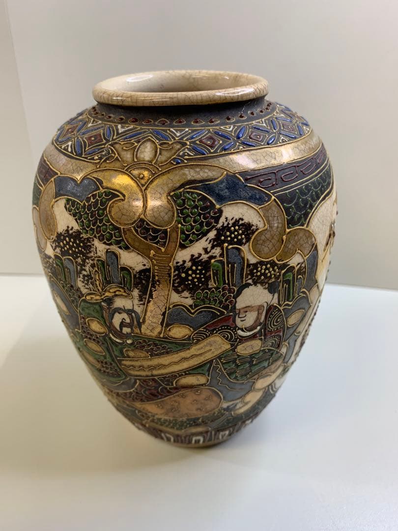 古薩摩 薩摩焼 丸十字紋 金襴手 武者図 花瓶 飾り壺 薩摩 金彩 骨董 江戸 古薩摩 薩摩焼 丸十字紋 金襴手 武者図 花瓶 飾り壺 薩摩 金彩 骨董