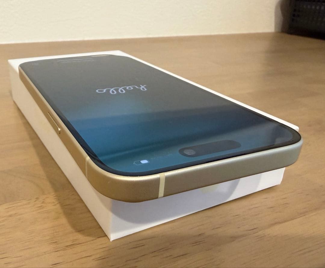 Apple iPhone 15 本体 128gb イエロー　美品