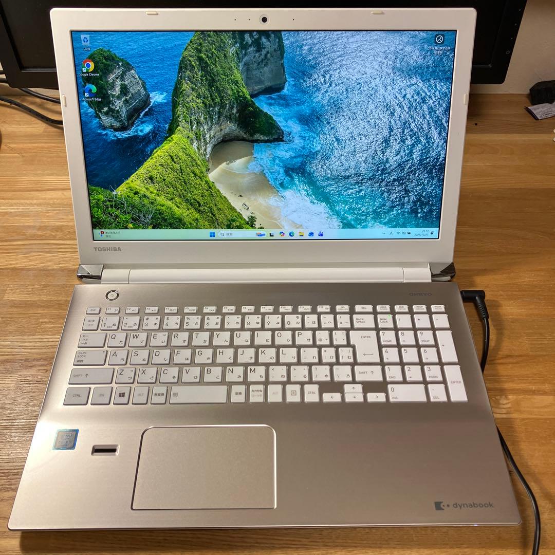 美品　Toshiba dynabook 第６世代Core i7 サテンゴールド ノートパソコン dynabook C6 サテンゴールド P1C6WPEG [15.6型