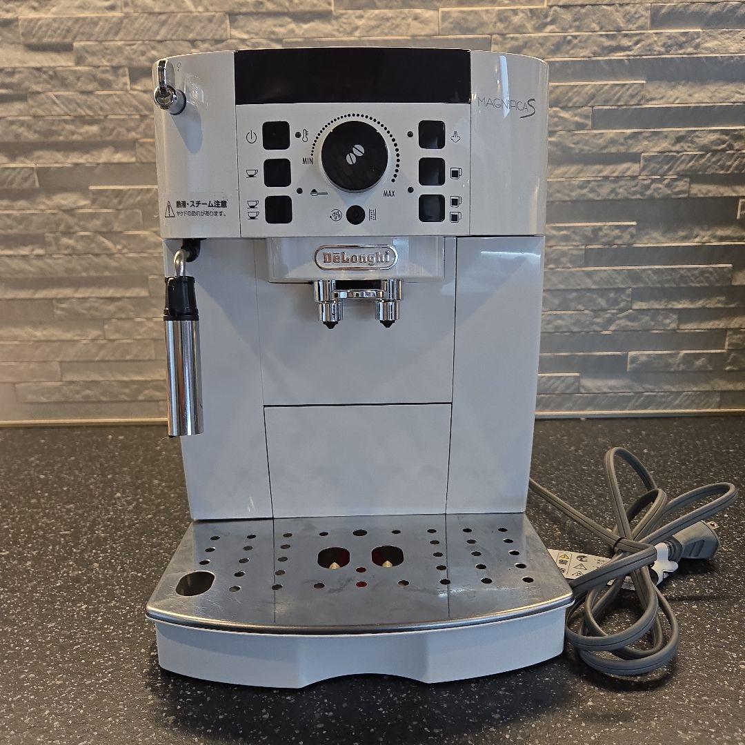 DeLonghi ECAM22112W エスプレッソマシン デロンギ マグニフィカS ECAM22112W [ホワイト] 価格比較 - 価格.com