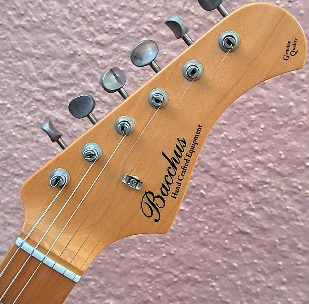 □Bacchus BST-500G M 2TS Stratocaster - メルカリ