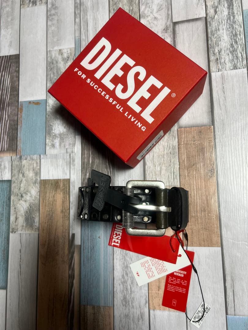 極限定 DIESEL ベルト スタッズ レザー 牛革 希少 黒 銀 新品未使用 極限定 DIESEL ベルト スタッズ レザー 牛革 希少 黒 銀 新品未使用