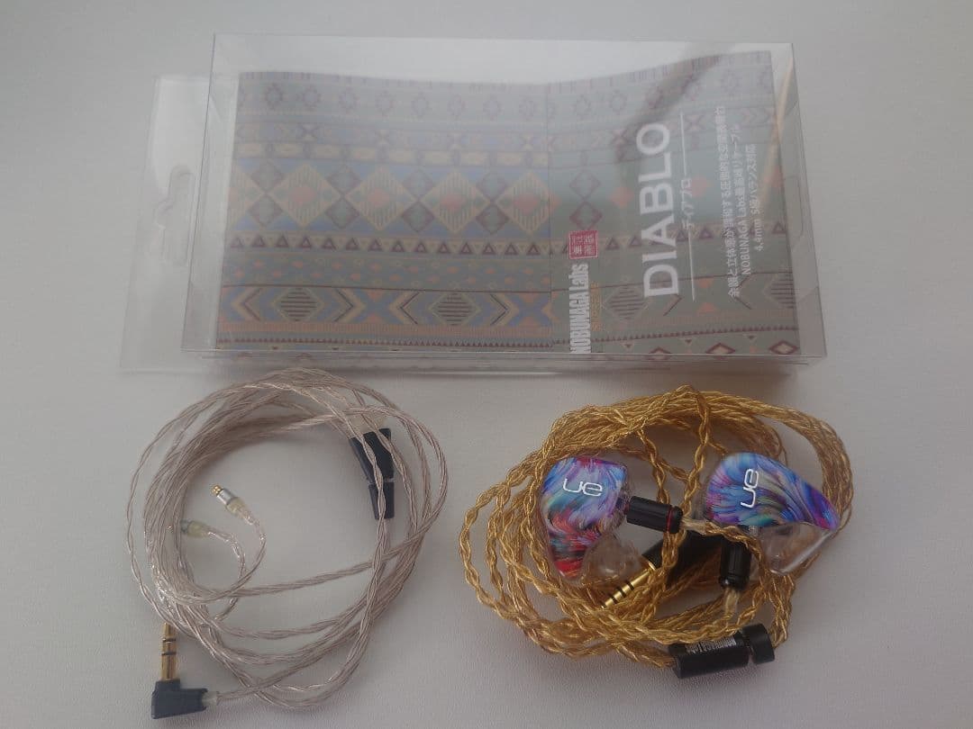 Ultimate Ears UE Live カスタムIEM UE_PRO_LV_001.jpg?v=1741306688