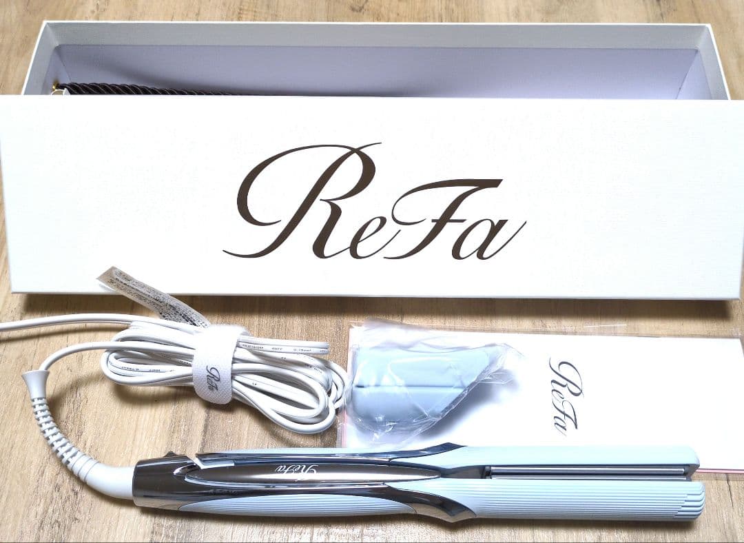 ReFa 　リファストレートアイロン　ホワイト　RE-AT-02A ReFa リファ ストレートアイロン プロ RE-AT-02A（ホワイト） ヘア