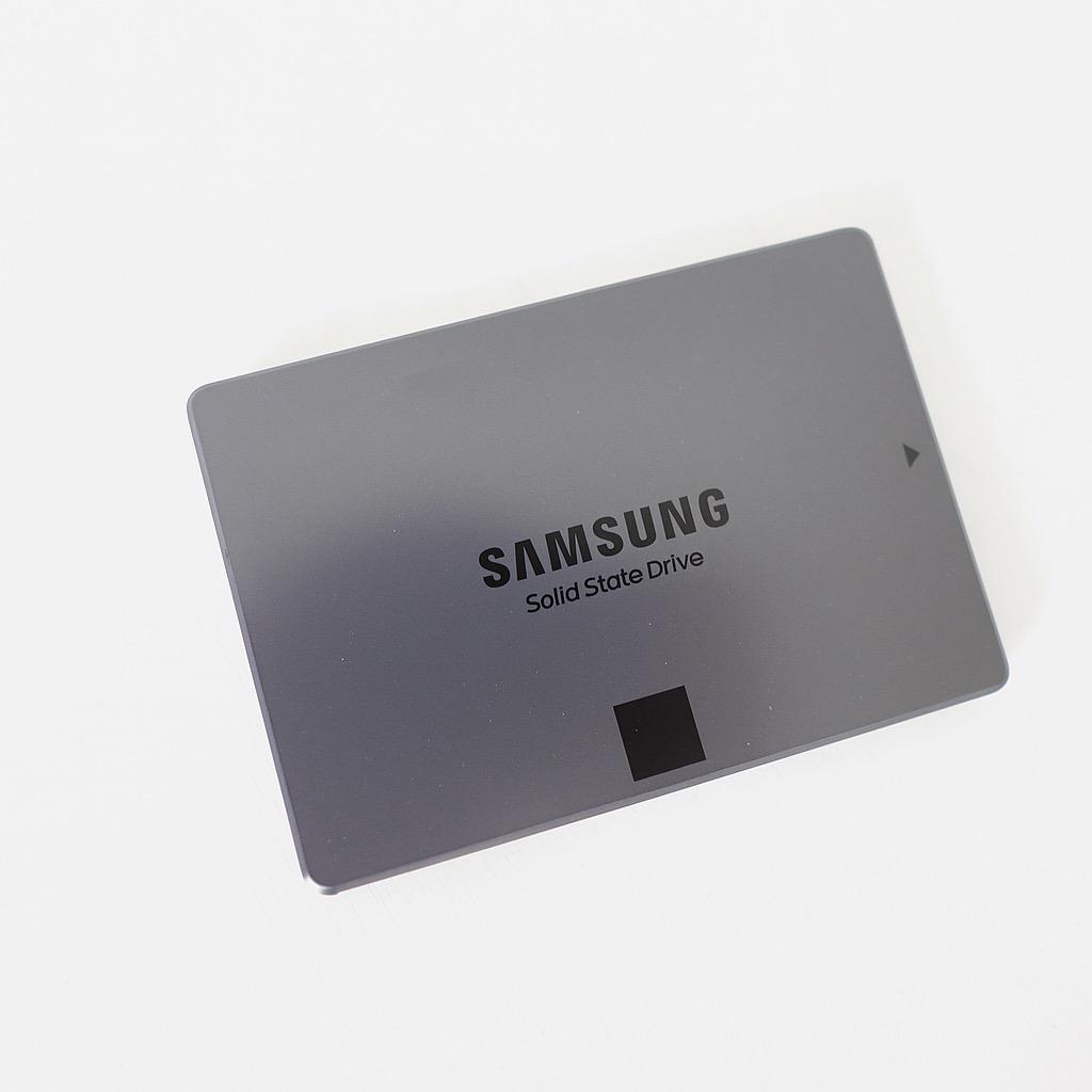 【新品】Samsung 870 QVO 8TB SSD MZ-77Q8T0B 870 QVO SATA III 2.5