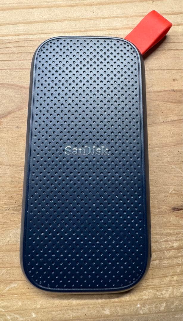 SanDisk ポータブルSSD 1TB（SDSSDE30-1T00）