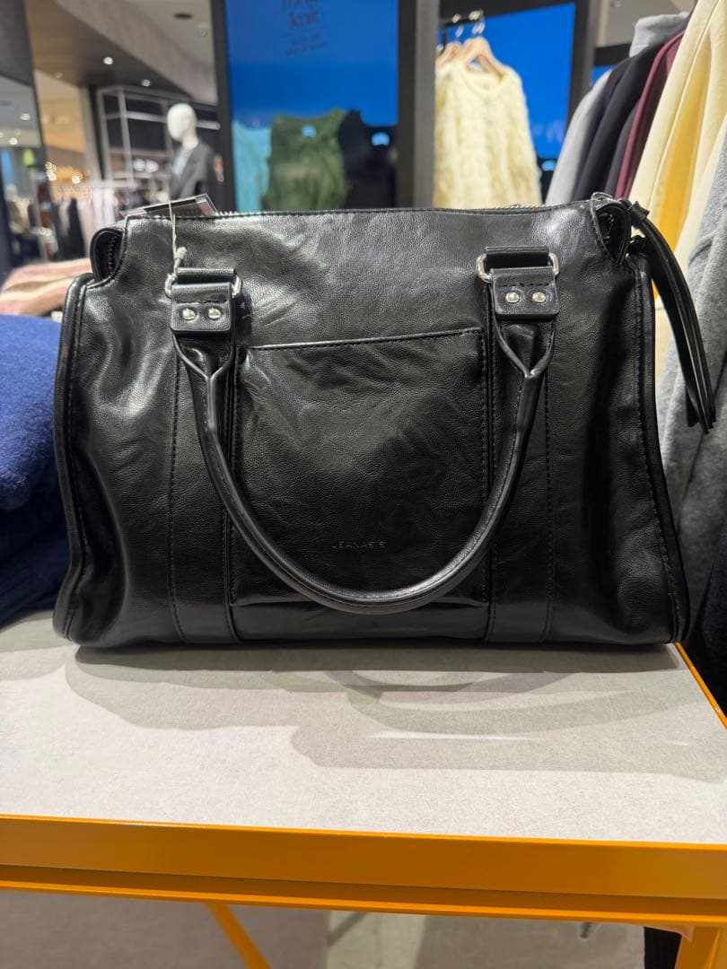 週末限定！美品！JEANASIS アンティークフェイクレザーボストン - メルカリ
