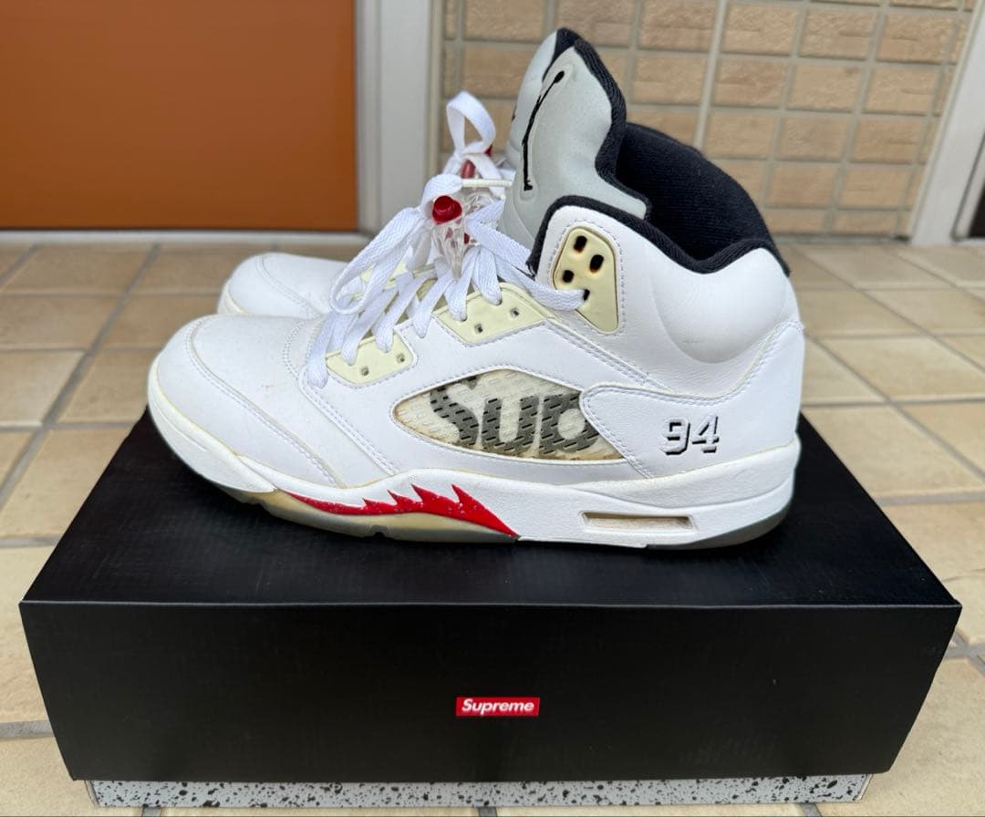 JORDAN supreme コラボ　ジョーダン5 ホワイト　27cm　納品書付 Supreme X Jordan 5 Retro 'White' - Air Jordan - 824371 101 - white