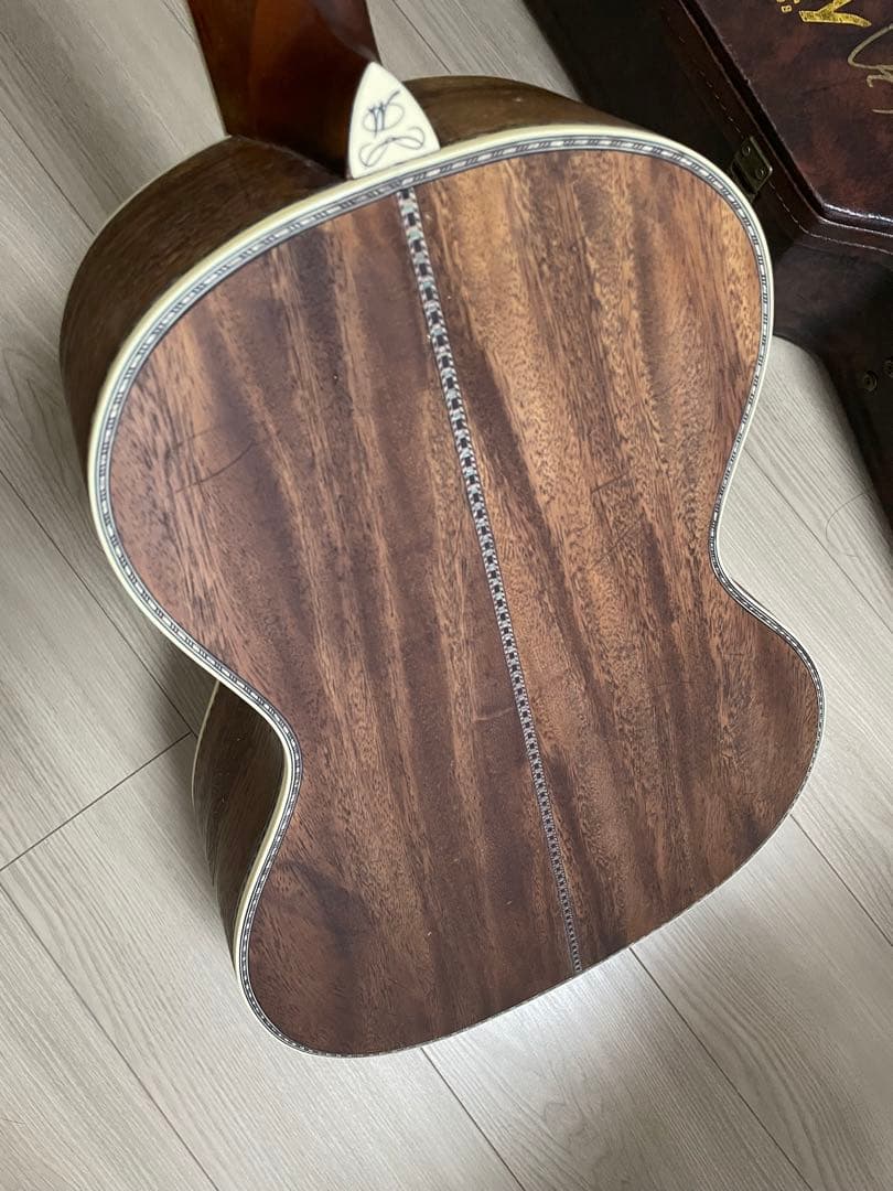 Washburn アコースティックギター ハードケース付き つるの剛士サイン