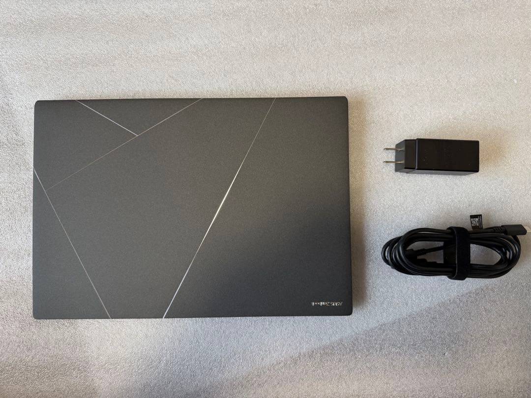【美品】ASUS Zenbook S 14 スマイヤーグレー i7