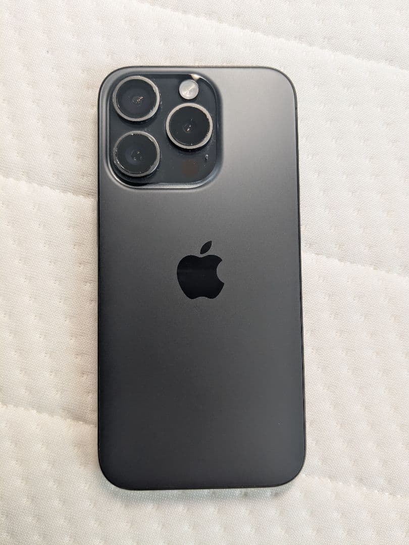 【極美品】iPhone 15 Pro 256GB ブラック SIMフリー iPhone 15 Pro 256GB - ブラックチタニウム（SIMフリー）[整備済製品