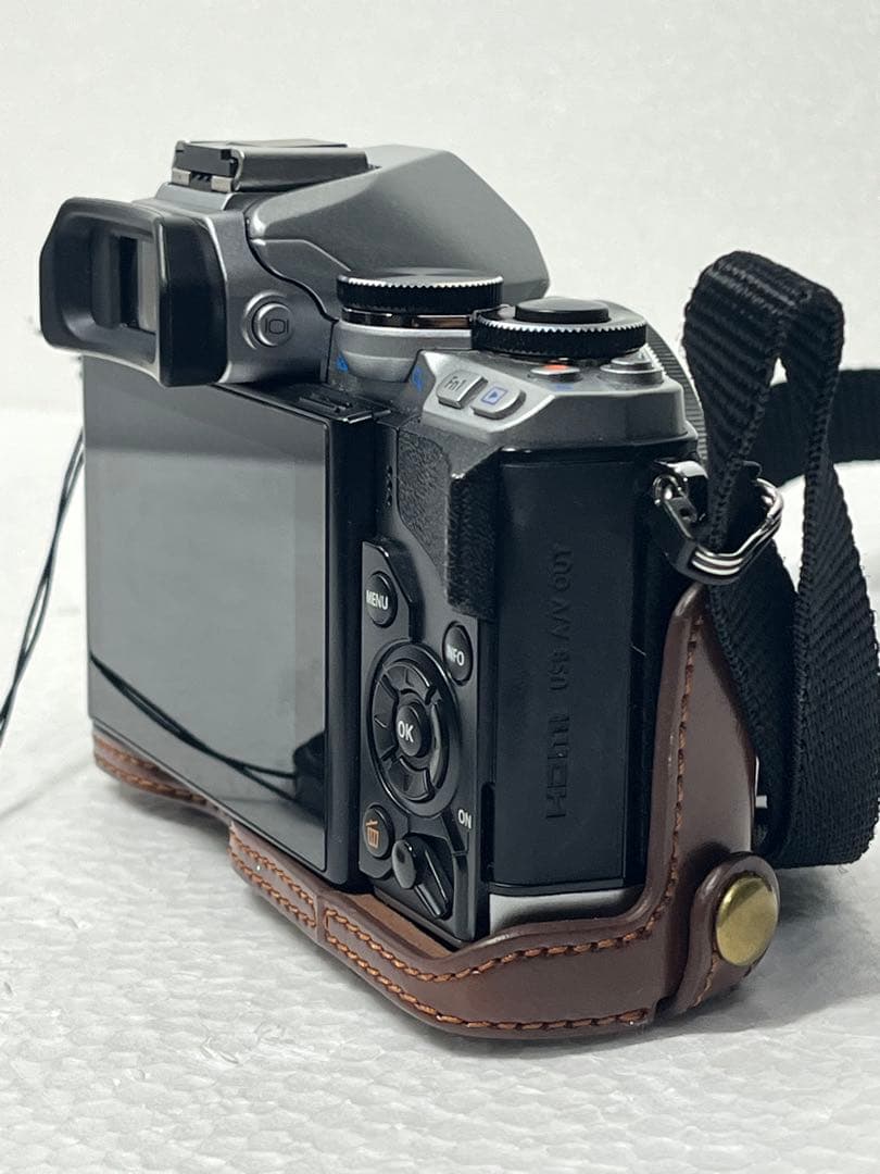 OLYMPUS OM-D E-M10 レンズキット 現状品 美品