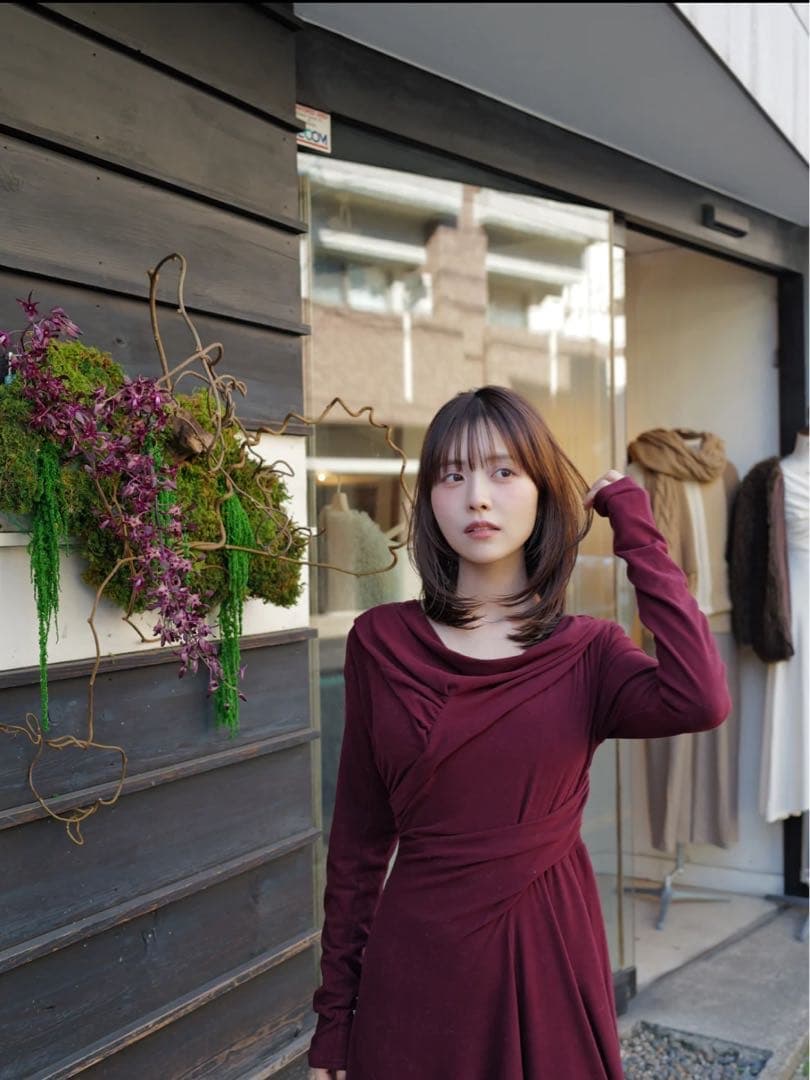 完売・新品】VALLAN Sculpted Flow Drape Dress - メルカリ