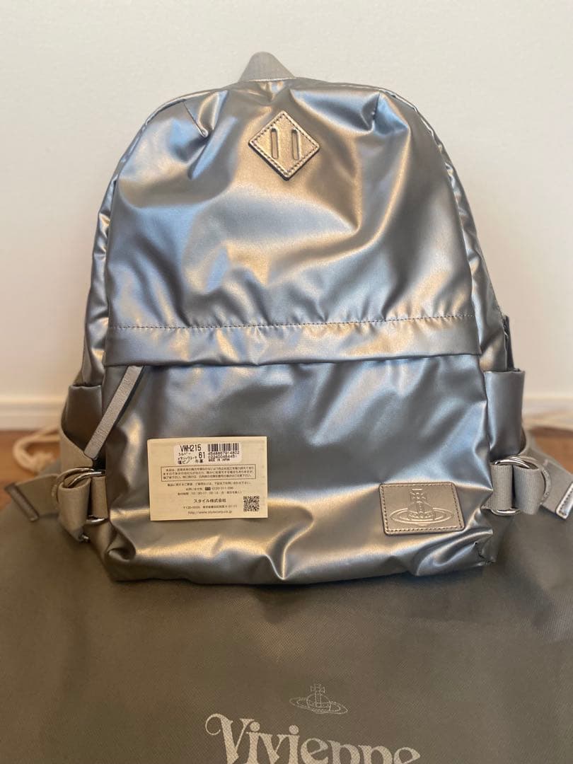 ヴィヴィアンウエストウッド　シルバーリュック 中古・古着通販】Vivienne Westwood (ヴィヴィアンウエストウッド