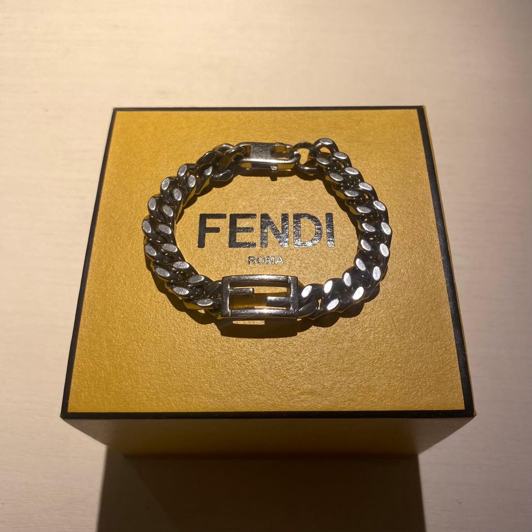 FENDI シルバー チェーンブレスレット 中古・古着通販】FENDI (フェンディ) チェーンブレスレット シルバー