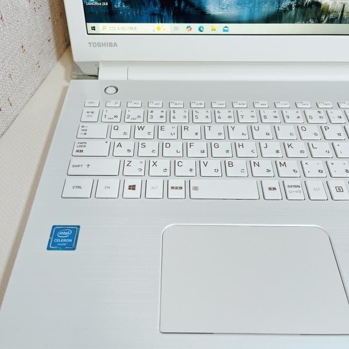かわいいホワイト✨人気の東芝ノートパソコン｜爆速SSD512GB｜カメラ付き
