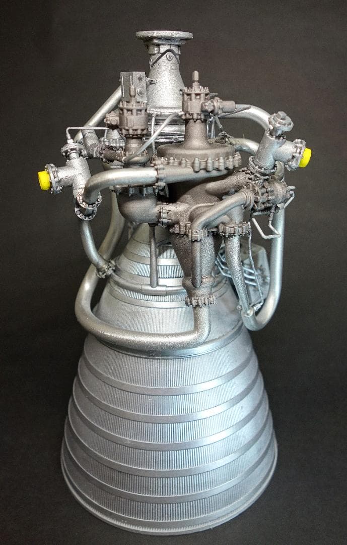 ロケットダイン社製 RL10 ロケットエンジンモデル完成品 RL10 - CECE ロケットエンジンのテスト中の素晴らしい写真 : r/space