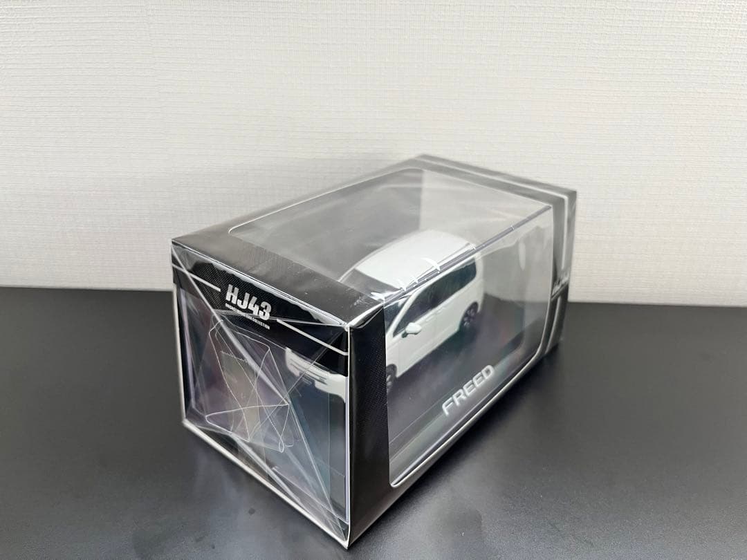 HONDA 新型 フリード プラチナホワイト・パール ミニカー FREED - メルカリ