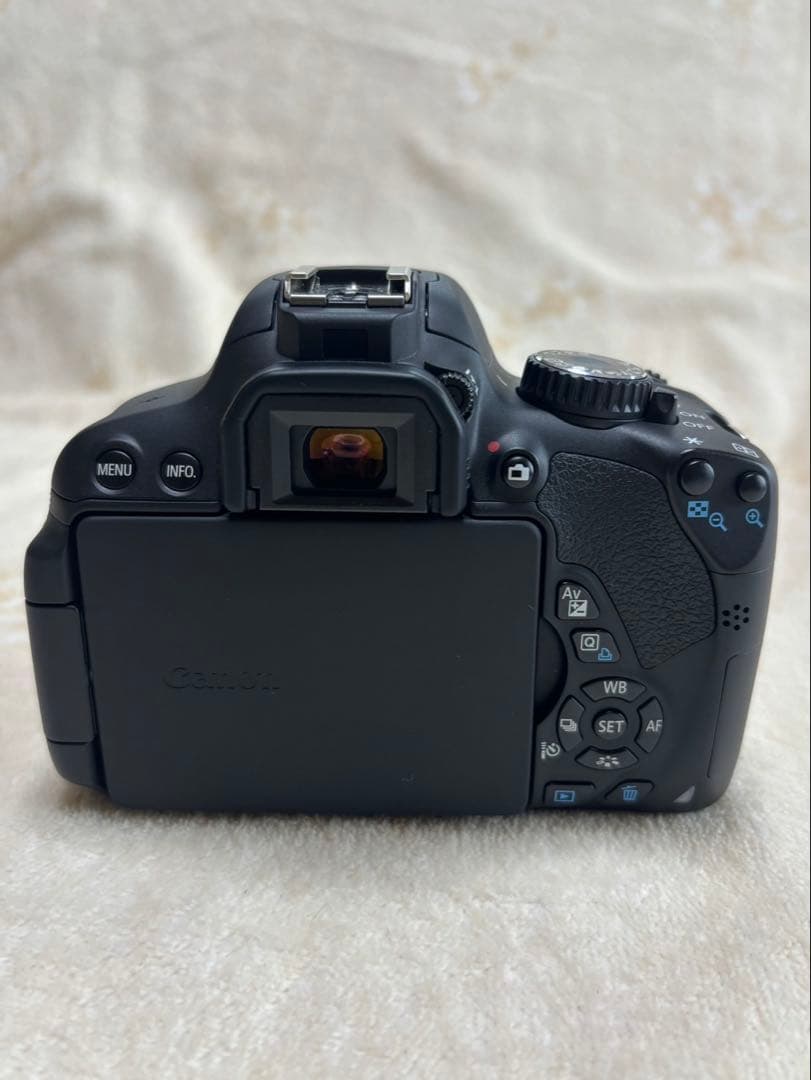 ★大変人気のCanon EOS Kiss X6i Wダブルレンズセット