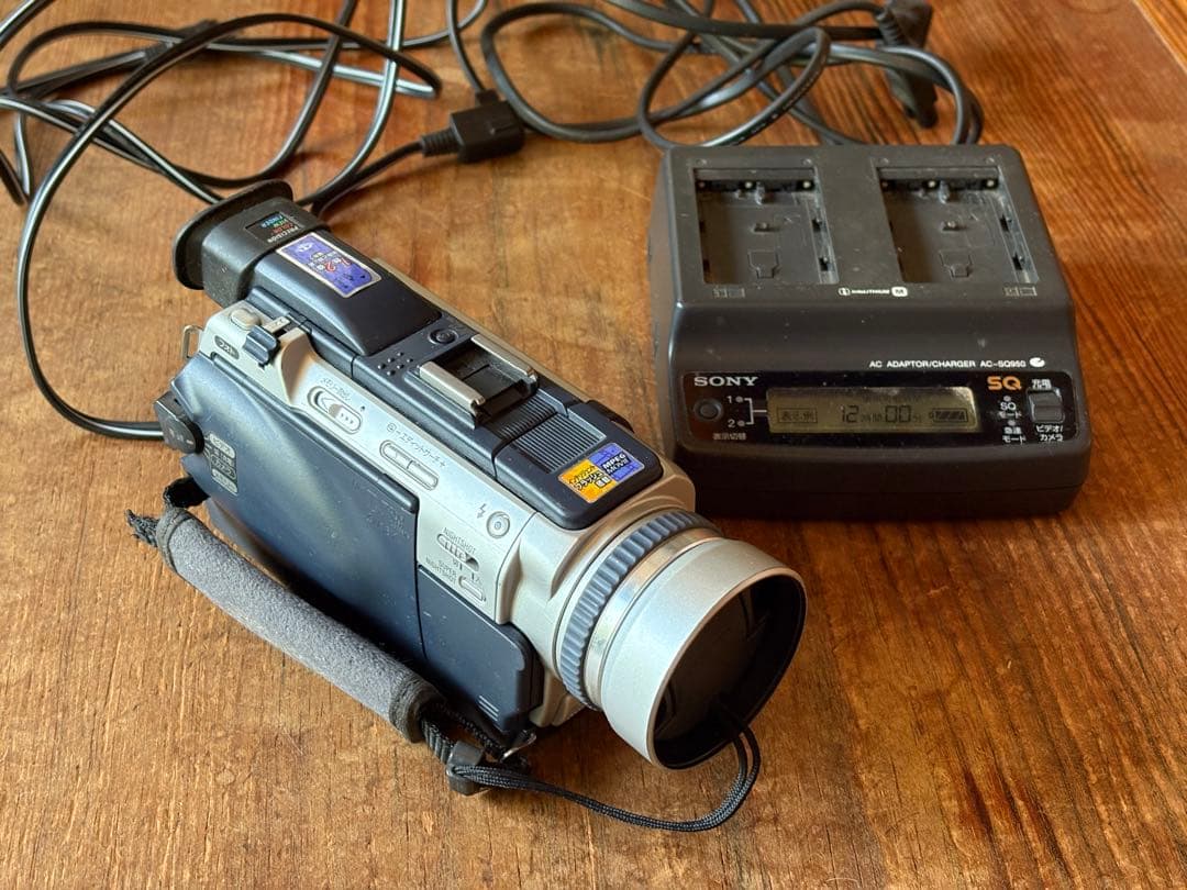ビデオカメラ SONY DCR-TRV30 Sony DCR-TRV30 DCR-TRV Series HandyCam HD Digital Video Camera