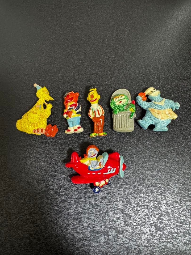 vintage セサミストリート　ブローチ　バッジ　6個セット　デッドストック vintage セサミストリート ブローチ バッジ 6個セット デッドストック