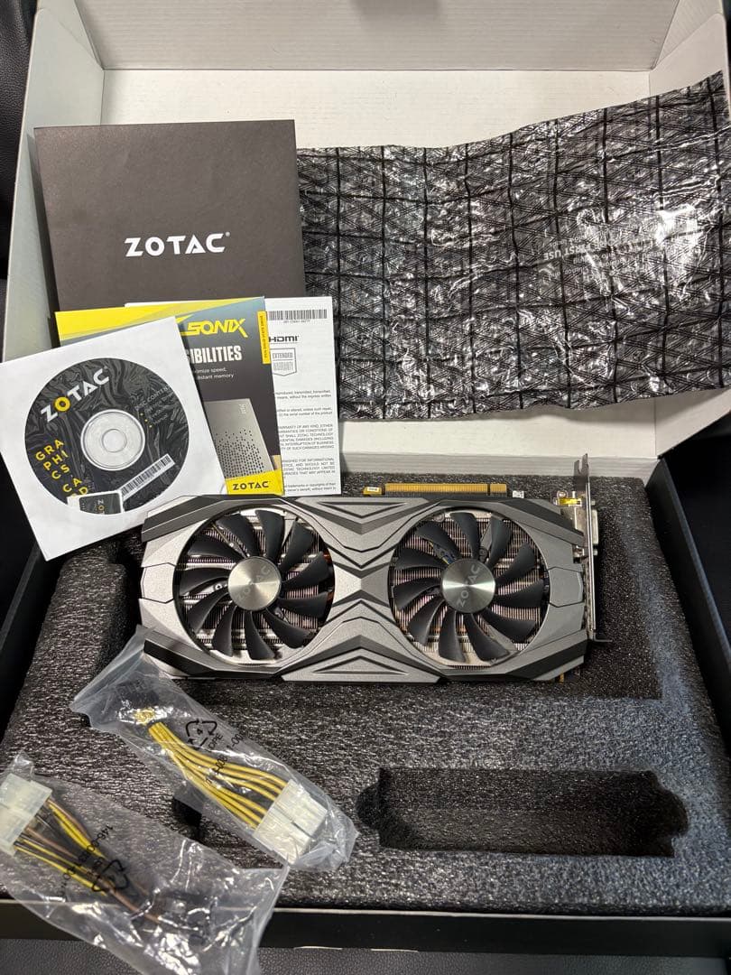 ZOTAC GEFORCE GTX 1080 Ti 本体