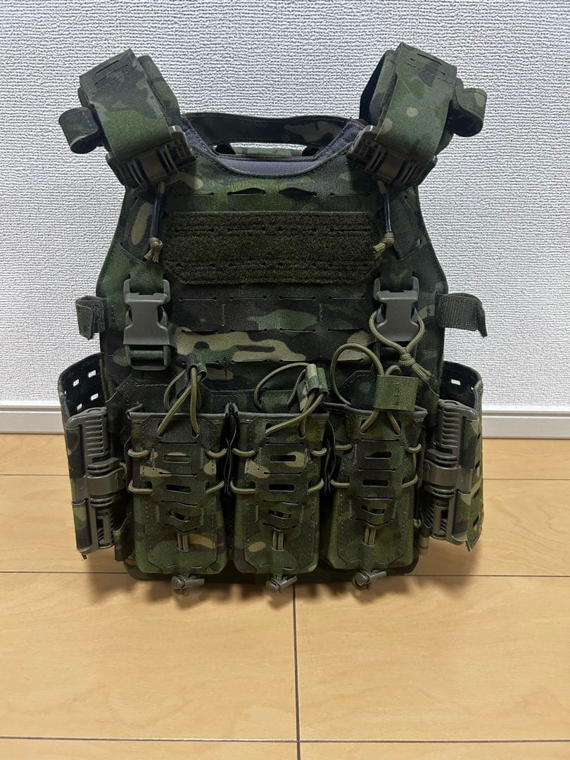 迷彩 プレートキャリア　マルチカムトロピック LMG BFGプレートキャリアMULTICAM TROPIC迷彩 新品 - ミリタリー