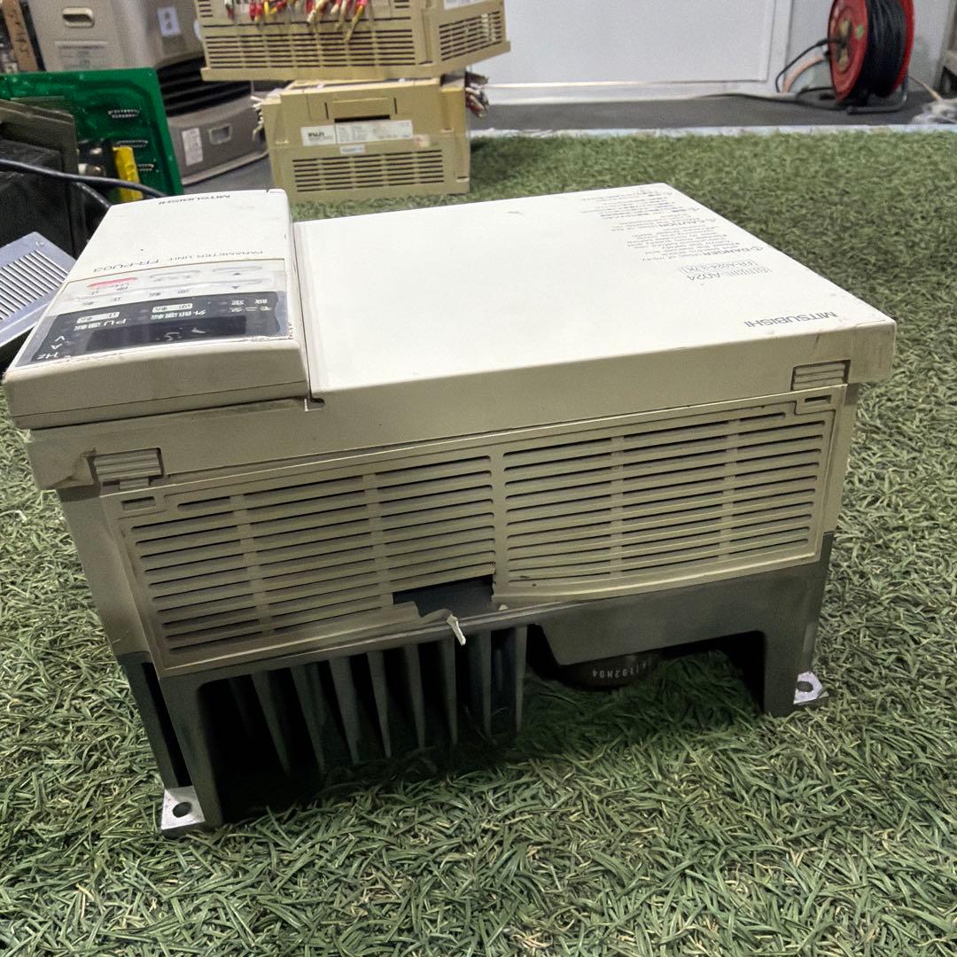 三菱電機 インバータ　FREQROL-A024 FR-A024-3.7K