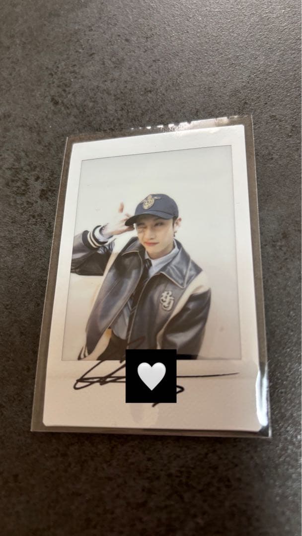 Straykids　バンチャン　直筆サイン入り　インスタント写真 Straykids バンチャン 直筆サイン入り インスタント写真 - メルカリ