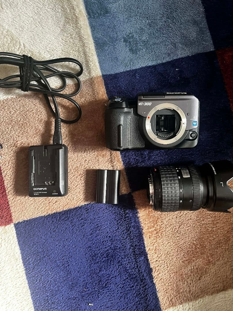 Olympus E-300 デジタル一眼レフカメラ Amazon | OLYMPUS デジタル一眼レフカメラ E-300 ボディ単体