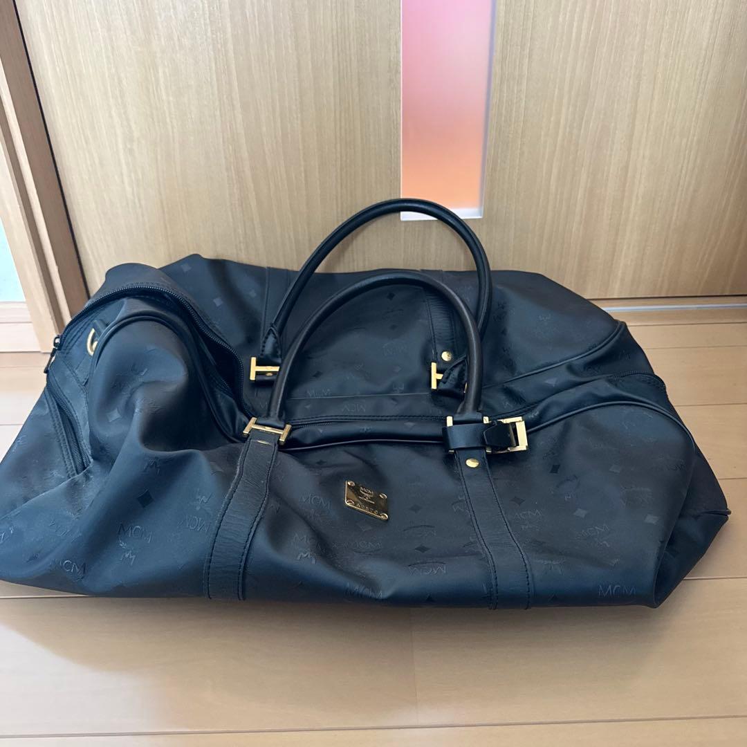 MCM ブラック ボストンバッグ A0570 MCM ブラック ボストンバッグ A0570 再入荷 a (アー) ボストンバッグ M